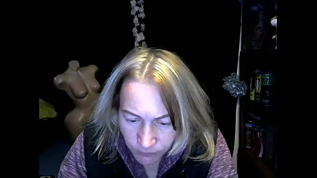 Snapshot of wLESLYMOSw chatting on 10-16-25, 08:15 wLESLYMOSw online show from 10-16-25, 08:15