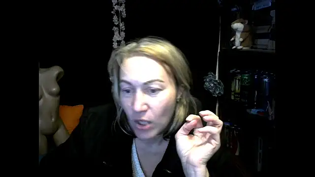 Snapshot of wLESLYMOSw chatting on 10-31-25, 05:14 wLESLYMOSw online show from 10-31-25, 05:14