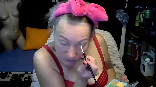 Snapshot of wLESLYMOSw chatting on 11-06-25, 08:15 wLESLYMOSw online show from 11-06-25, 08:15