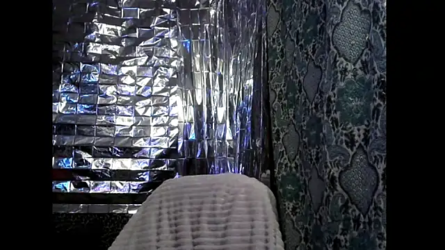 wLESLYMOSw online show from 02-01-26, 07:34