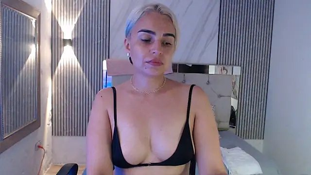 Snapshot of ashley__tylor chatting on 07-13-26, 03:31 ashley tylor online show from 07-13-26, 03:31