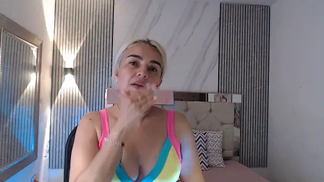 Snapshot of ashley__tylor chatting on 07-22-26, 07:38 ashley tylor online show from 07-22-26, 07:38