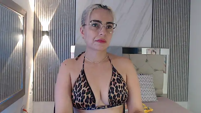 Snapshot of ashley__tylor chatting on 07-27-26, 08:16 ashley tylor online show from 07-27-26, 08:16