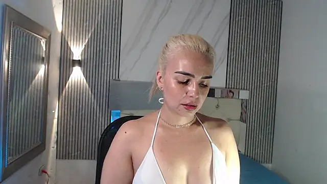 Snapshot of ashley__tylor chatting on 08-08-26, 07:16 ashley tylor online show from 08-08-26, 07:16