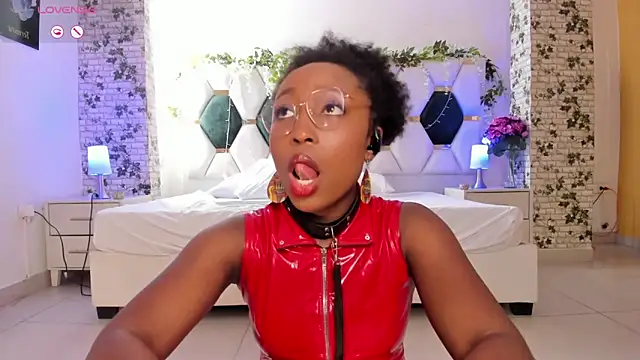 EmmaSanzz  online show from 01-10-25, 02:23