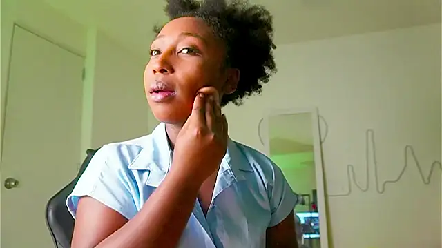 EmmaSanzz  online show from 09-29-25, 11:59