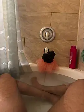 Snapshot of VFuck4U_xxx chatting on 03-21-25, 10:39 VFuck4U xxx online show from 03-21-25, 10:39