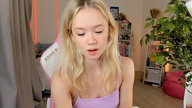 Lily Young online show from 10-23-25, 04:23