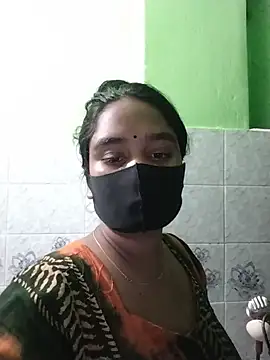 Snapshot of Kotha_-Moni chatting on 12-21-24, 04:03 Kotha -Moni online show from 12-21-24, 04:03