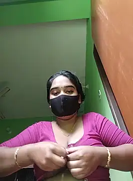 Snapshot of Kotha_-Moni chatting on 12-25-24, 05:37 Kotha -Moni online show from 12-25-24, 05:37