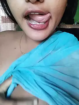 Snapshot of Kotha_-Moni chatting on 12-28-24, 10:36 Kotha -Moni online show from 12-28-24, 10:36