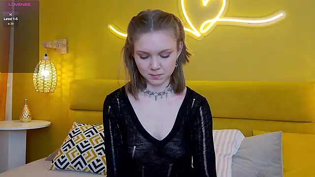 lessysweety online show from 10-16-25, 03:18