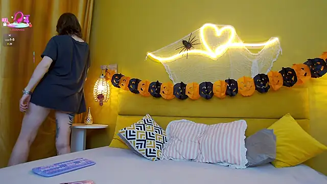 lessysweety online show from 10-23-25, 02:22