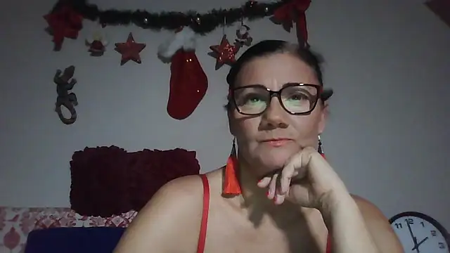Snapshot of LadyLizi chatting on 12-10-24, 01:00 LadyLizi online show from 12-10-24, 01:00