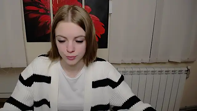 AliceFlirtt  online show from 12-07-24, 12:35