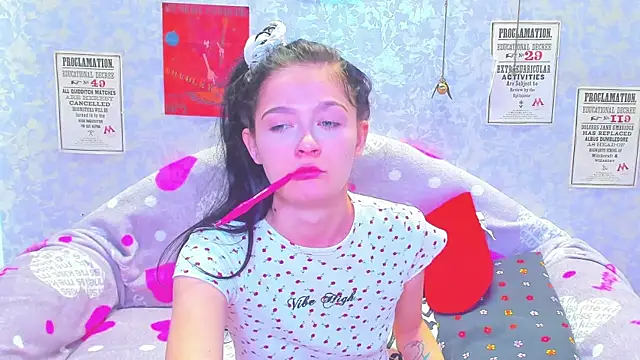 Snapshot of Vanessa_Florence chatting on 02-22-25, 01:33 Vanessa Florence online show from 02-22-25, 01:33