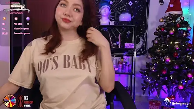 Snapshot of LilyVelvett chatting on 12-11-24, 03:56 LilyVelvett online show from 12-11-24, 03:56