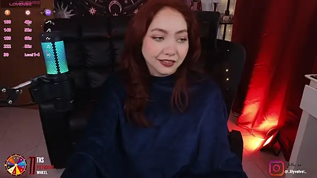 Snapshot of LilyVelvett chatting on 01-11-25, 04:16 LilyVelvett online show from 01-11-25, 04:16