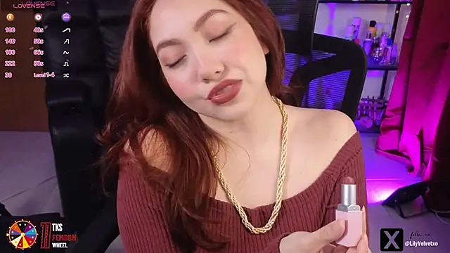 Snapshot of LilyVelvett chatting on 01-17-25, 04:17 LilyVelvett online show from 01-17-25, 04:17