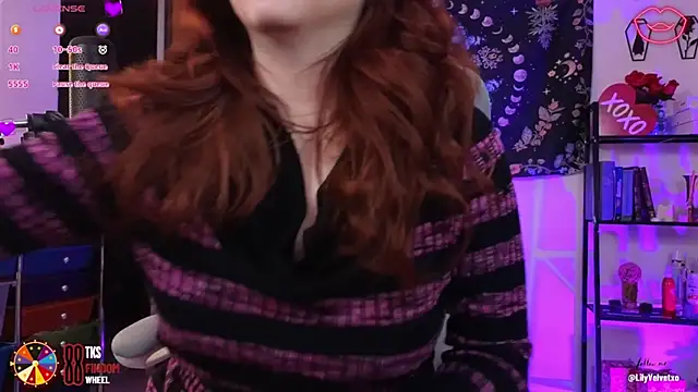 Snapshot of LilyVelvett chatting on 02-21-25, 07:23 LilyVelvett online show from 02-21-25, 07:23