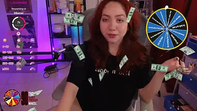 Snapshot of LilyVelvett chatting on 10-14-25, 03:40 LilyVelvett online show from 10-14-25, 03:40