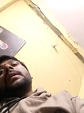 Snapshot of indian_couply chatting on 12-15-25, 11:36 indian couply online show from 12-15-25, 11:36