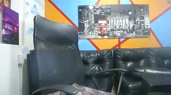 Snapshot of Heidy_Sumers chatting on 12-17-24, 08:32 Heidy Sumers online show from 12-17-24, 08:32