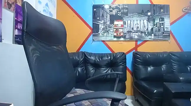 Snapshot of Heidy_Sumers chatting on 02-13-25, 08:34 Heidy Sumers online show from 02-13-25, 08:34