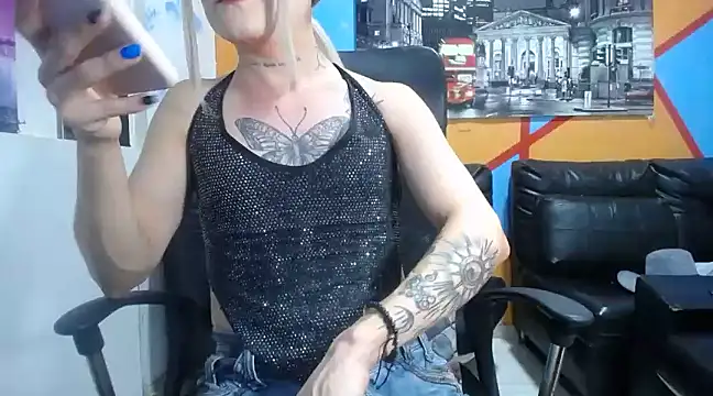 Snapshot of Heidy_Sumers chatting on 02-22-25, 08:42 Heidy Sumers online show from 02-22-25, 08:42