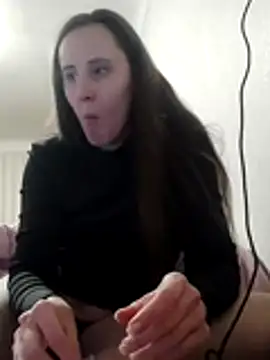 emeli moon online show from 12-15-25, 08:13