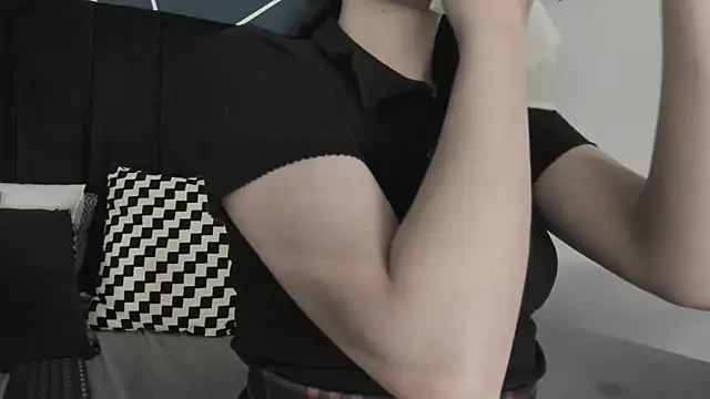 Adeelinee online show from 01-20-25, 07:35