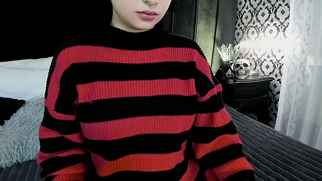 Adeelinee online show from 09-18-25, 07:38