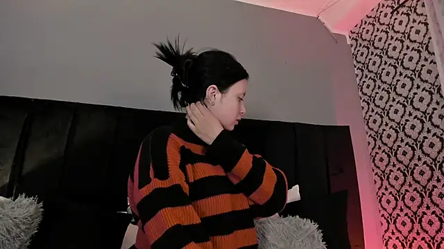 Adeelinee online show from 06-11-26, 07:45