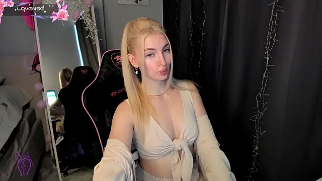 Kimmy powell online show from 05-05-26, 03:47
