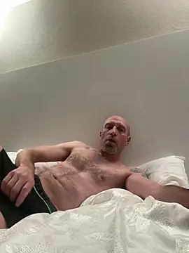 El Gizmo online show from 01-27-25, 02:57