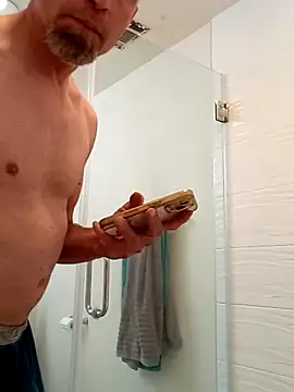 El Gizmo online show from 02-27-25, 10:37