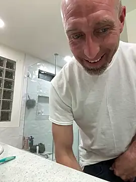 El Gizmo online show from 10-23-25, 08:35