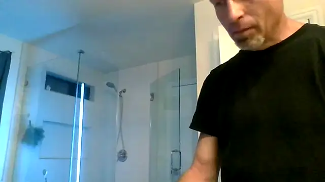 Snapshot of El_Gizmo chatting on 05-22-26, 03:35 El Gizmo online show from 05-22-26, 03:35