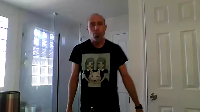 Snapshot of El_Gizmo chatting on 05-31-26, 05:42 El Gizmo online show from 05-31-26, 05:42