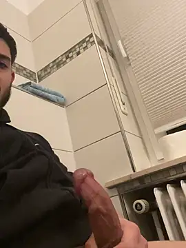 Snapshot of Furko_33 chatting on 12-27-24, 01:00 Furko 33 online show from 12-27-24, 01:00