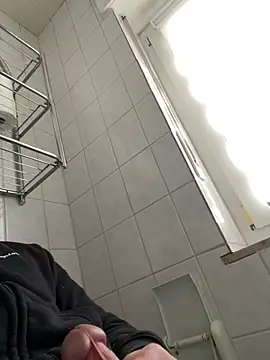 Snapshot of Furko_33 chatting on 12-28-24, 12:35 Furko 33 online show from 12-28-24, 12:35