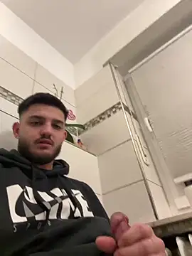 Snapshot of Furko_33 chatting on 02-02-25, 02:27 Furko 33 online show from 02-02-25, 02:27