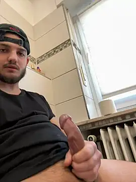 Snapshot of Furko_33 chatting on 02-26-25, 03:08 Furko 33 online show from 02-26-25, 03:08