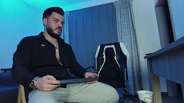 juliusmasters online show from 12-29-24, 04:40