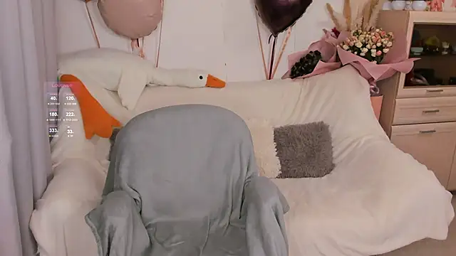 Snapshot of LisaMooore chatting on 11-10-25, 05:06 LisaMooore online show from 11-10-25, 05:06