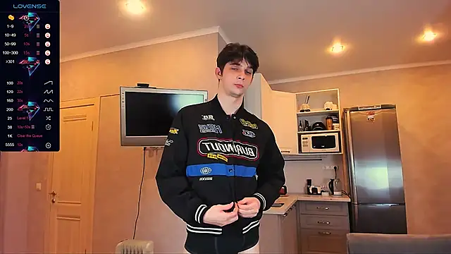 Snapshot of Aaron_Boom chatting on 01-25-25, 02:37 Aaron Boom online show from 01-25-25, 02:37