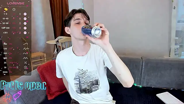 Aaron Boom online show from 05-13-26, 03:53