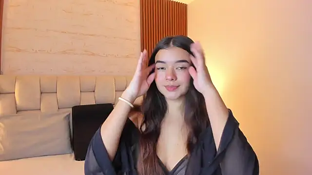 Snapshot of SophiaWylde chatting on 02-10-25, 03:46 SophiaWylde online show from 02-10-25, 03:46