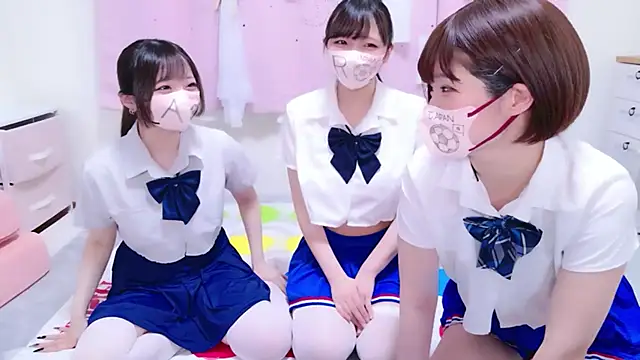 841 yayoi online show from 06-17-26, 04:37