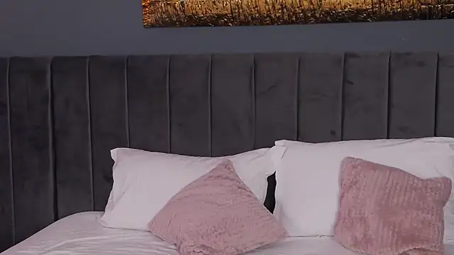 Emmelyn online show from 10-16-25, 05:08